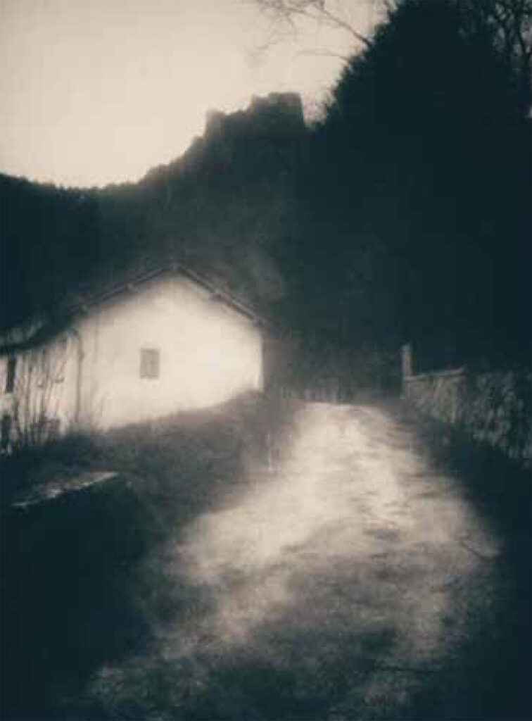 Chemin Maison by Ralph Hassenpflug